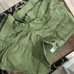 Vanilla Star Army Green Shorts, Size 1 (25)